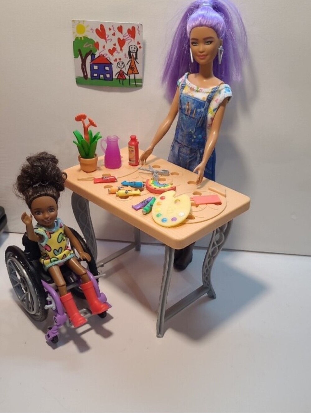 Barbie And Chelsea Art Studio/painting Playset,Chelsea Knees Are articulated